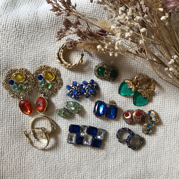 Vintage 60s Clip-on Earrings Cobalt Blue & Aurora Borealis Rhinestone β¨ - Picture 4 of 4